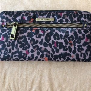 Travelon identity block wallet